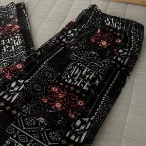Always Black and Red Patterned Joggers 4- ways stretch size M